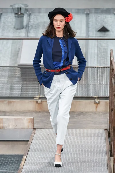 Look 37